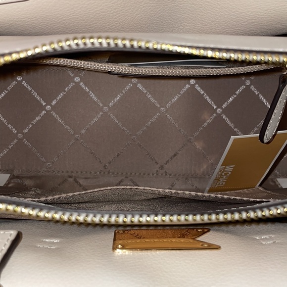 MICHAEL KORS Large Belted Satchel - Picture 4 of 6